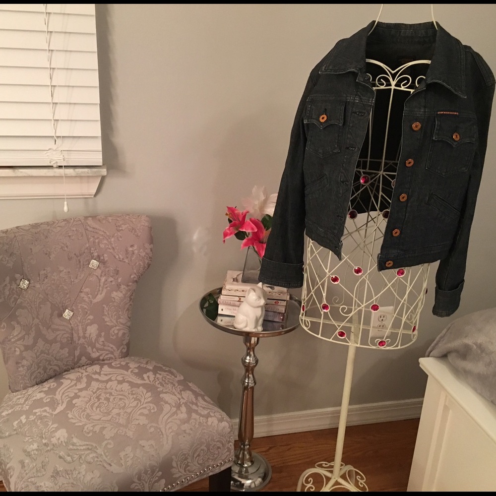 Cropped denim jacket